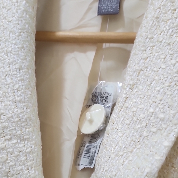 NWT Clasic Chic Cream Women's Blazer - Picture 3 of 8